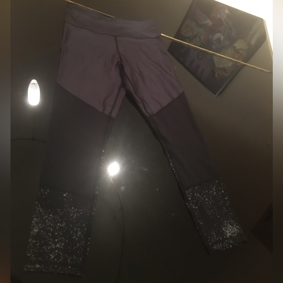 Zyia Black Reflective Metallic Light N Flight Tight 7/8 Leggings. Size 8-10. - Picture 6 of 17